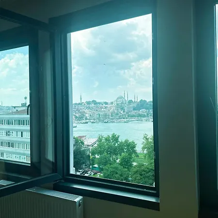 아파트 Luxurious Penthouse With Sea View In Karakoey, 4br 이스탄불