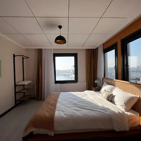 Luxurious Penthouse With Sea View In Karakoey, 4br 이스탄불