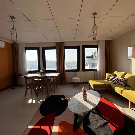 Luxurious Penthouse With Sea View In Karakoey, 4br *