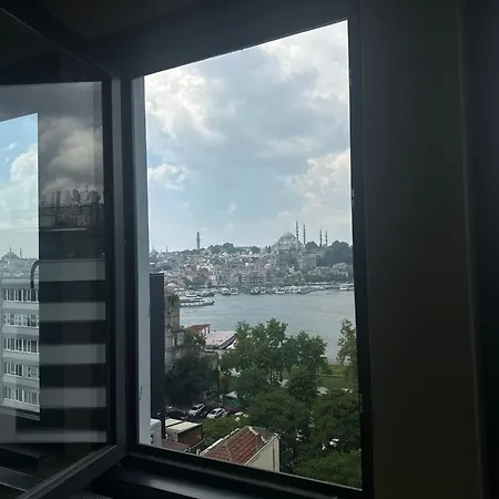 Luxurious Penthouse With Sea View In Karakoey, 4br * 이스탄불