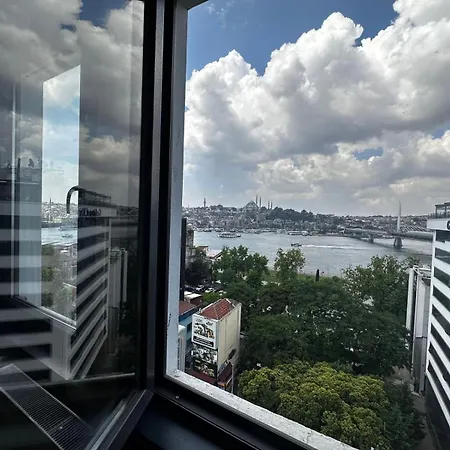 Luxurious Penthouse With Sea View In Karakoey, 4br *