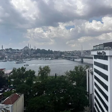 Luxurious Penthouse With Sea View In Karakoey, 4br דירה איסטמבול