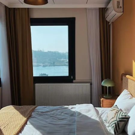 Luxurious Penthouse With Sea View In Karakoey, 4br *