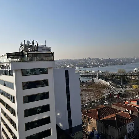 Luxurious Penthouse With Sea View In Karakoey, 4br