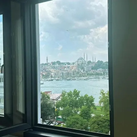 Luxurious Penthouse With Sea View In Karakoey, 4br