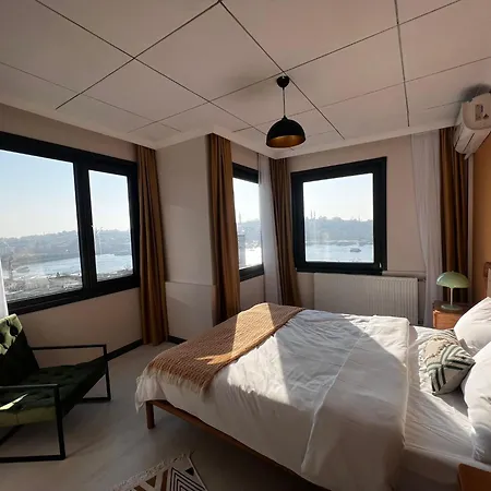 Luxurious Penthouse With Sea View In Karakoey, 4br *