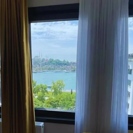 Luxurious Penthouse With Sea View In Karakoey, 4br * Istanbul