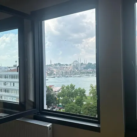 Luxurious Penthouse With Sea View In Karakoey, 4br * Istanbul