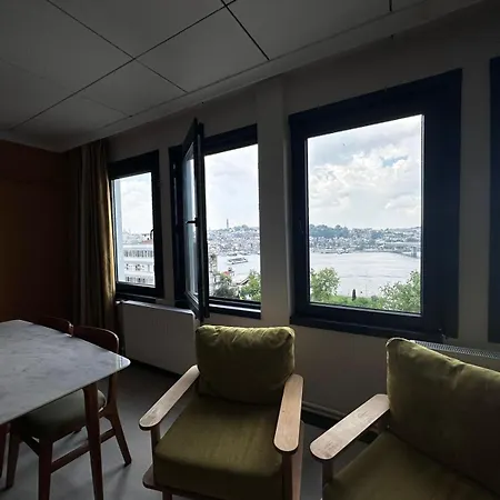 Luxurious Penthouse With Sea View In Karakoey, 4br * Istanbulská provincie