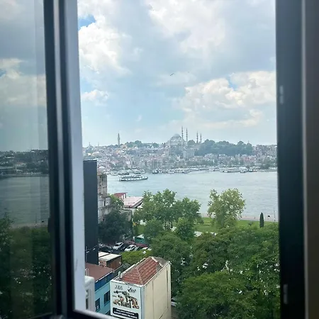 Luxurious Penthouse With Sea View In Karakoey, 4br Apartmán