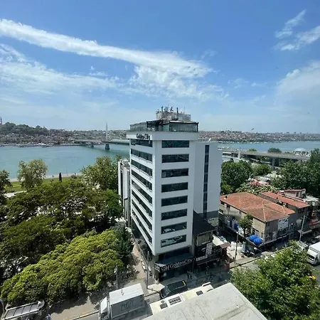 Apartmán Luxurious Penthouse With Sea View In Karakoey, 4br *